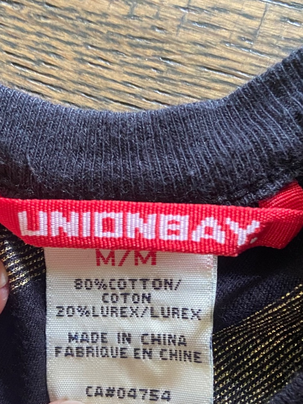 EUC: Vintage Y2K Union Bay Black & Shimmering Gold Striped Top w/ Keyhole Back M - Picture 7 of 13